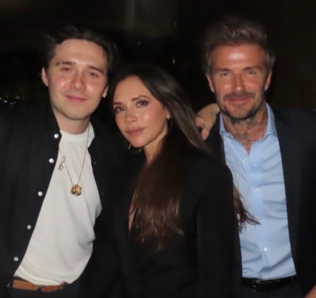 Victoria Beckham wünscht sich Brooklyn heute einen schönen 25. Geburtstag, wir feiern Brooklyn 25 !!! David, ich liebe dich so sehr und ich? Ich bin so stolz auf die Eltern, die wir sind. Wir sind ein gutes Team !!!! Alles Gute zum Geburtstag @brooklynpeltzbeckham @Davidbeckham