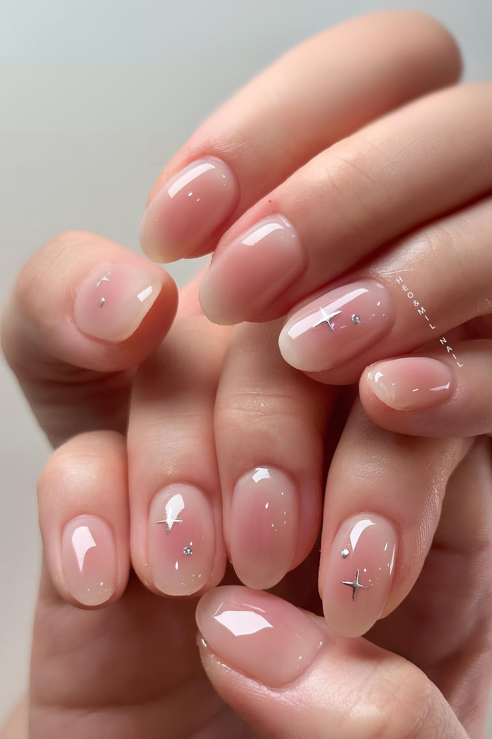 Koreanisch inspirierte Rouge-Effekt Mani