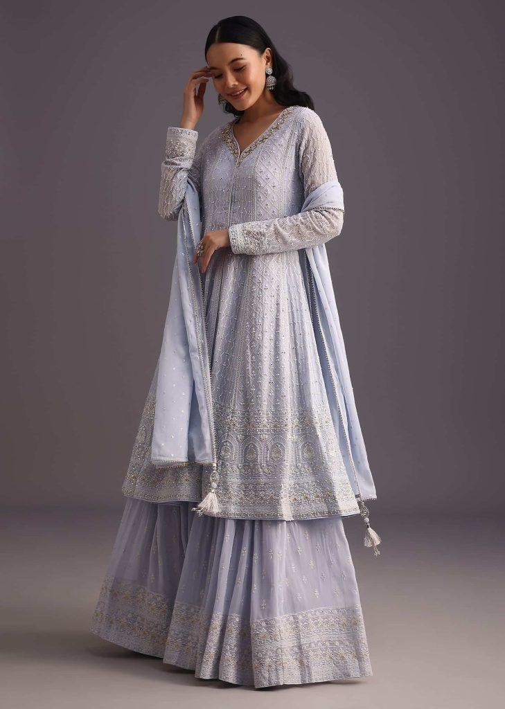 Lilac gestickt Kurti mit Banarasi -Webrock und Butti -Arbeit Dupatta