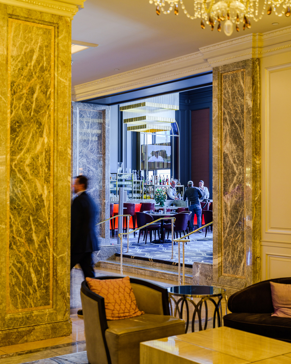 Alicia Tenise Blog teilt den Ritz -Carlton San Francisco Review: Timeless Elegance trifft den modernen Luxus - auf Foto: The Ritz Carlton San Francisco Die Lounge