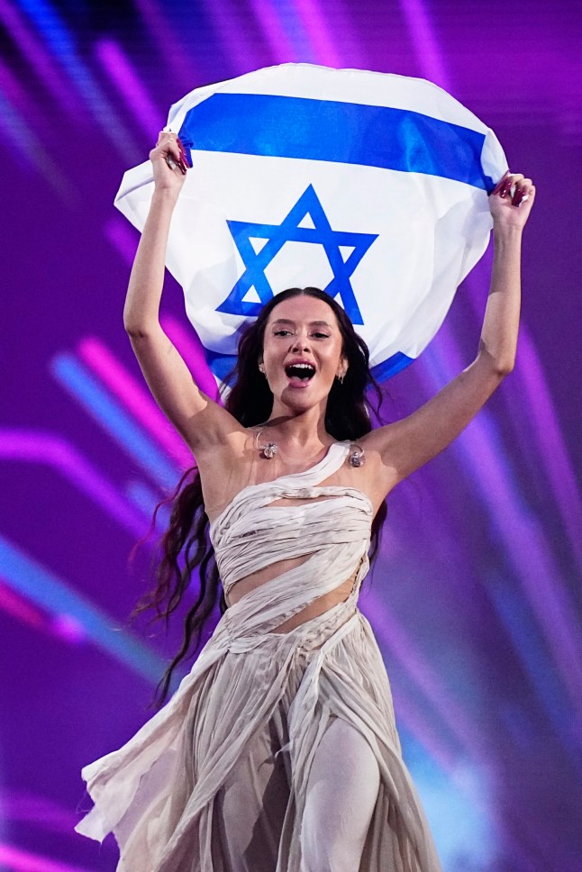 Malmo, Schweden - 11. Mai: Eden Golan aus Israel betritt die Bühne während der Eröffnungsfeier des Eurovision Song Contest 2024 Grand Final bei Malm? Arena am 11. Mai 2024 in Malmo, Schweden. (Foto von Martin Sylvest Andersen/Getty Images)