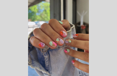 23 mutige kurze Sommernägel Idee für einen schicken minimalistischen Look 3 Sommernägel 2025 Kurzes, colrful Nagelkunst,
