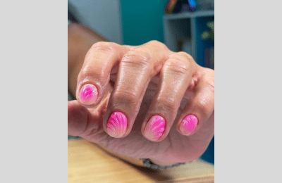 23 mutige kurze Sommernägel Idee für einen schicken minimalistischen Look 23 Kurze Nagelinspiration, rosa Sommernagelidee, kurze Nageldesigns