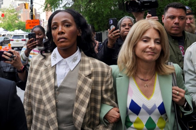 Dawn Richard geht als Sean vor dem Bundesgericht "Diddy" Combs 'Sexhandel und Erpressungsprüfung findet in Manhattan, New York City, USA, 16. Mai 2025 statt. Reuters/David' Dee 'Delgado